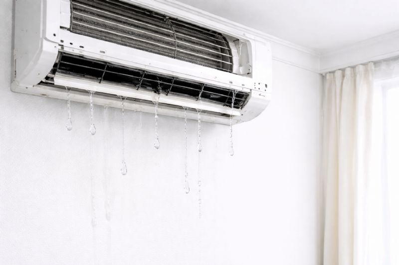 冷氣滴水元兇！排水管堵塞的原因與清理技巧